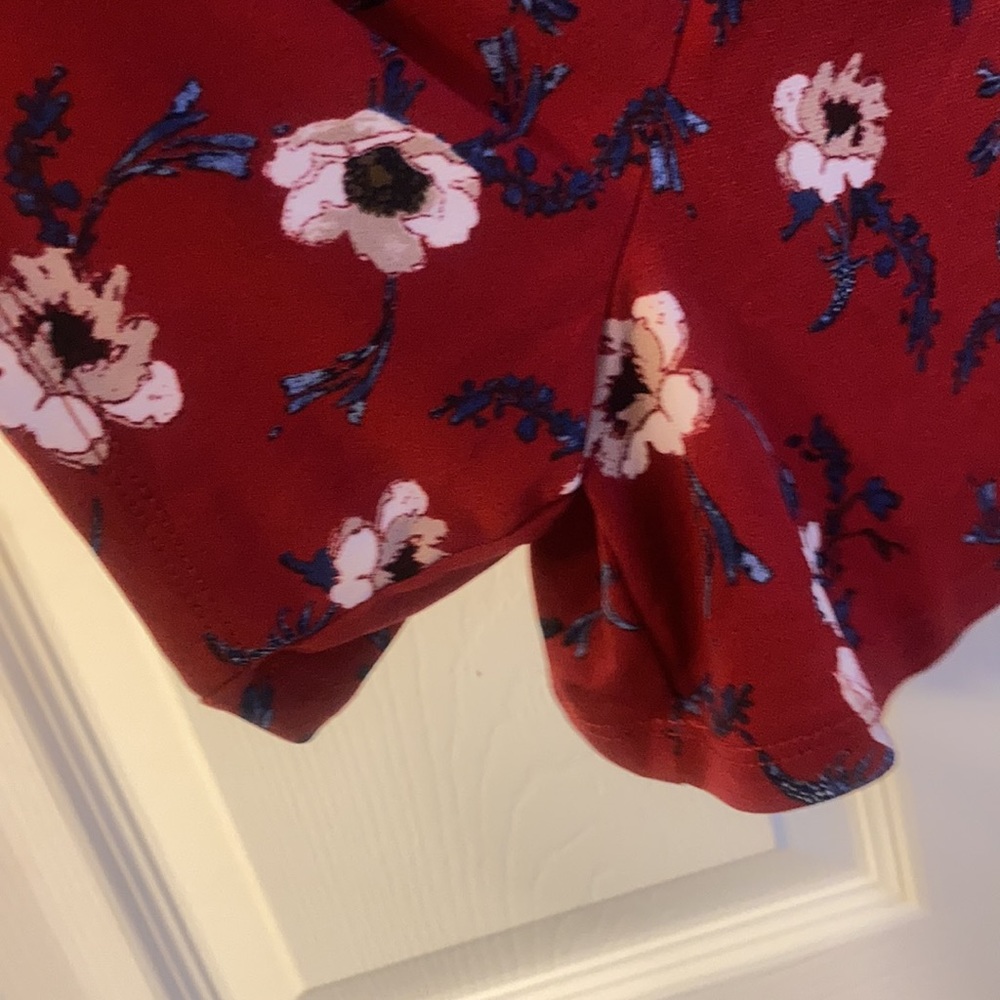 NWOT Size XS romper shorts with adjustable straps and pockets! - Picture 5 of 6